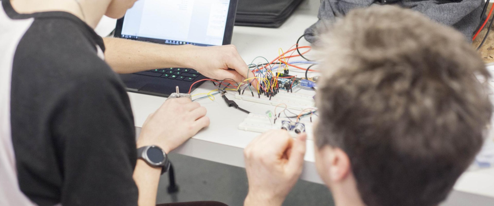 A Complete Guide to Video Lectures for Physics, Maths, and Computing Students